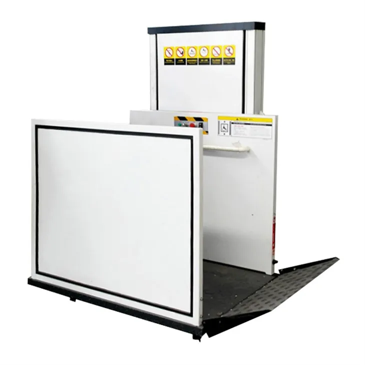 Chèz woulant ak asanseur platfòm andikape